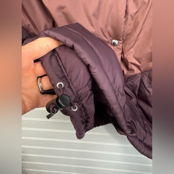 The North Face women’s purple Sylvester colorblock retro puffer vest. Size XL - Picture 4 of 10